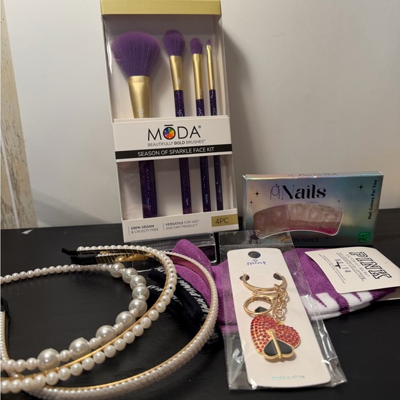 Mystery Valentines bundle of 7 - Picture 4 of 11